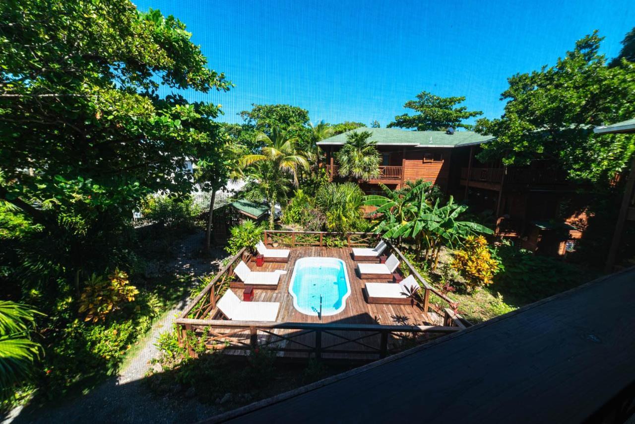 Cocolobo Condos&Lodging West End Exterior foto